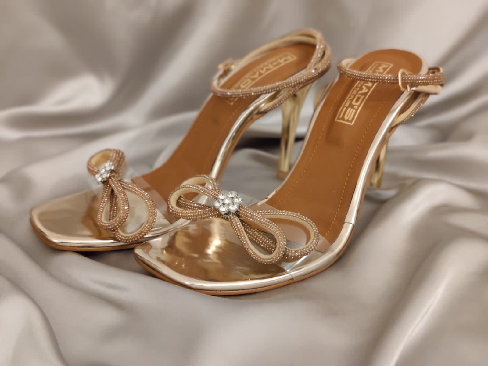 महिला उच्च ऊँची एड़ी के जूते सैंडल सफेद फीता मोती शादी के जूते पैर की  अंगुली दुल्हन के जूते, सफ़ेद : Amazon.in: शूज़ और हैंडबैग्स